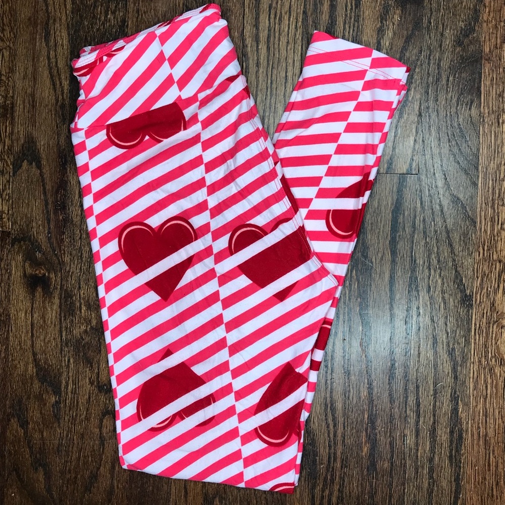 Holiday Valentine’s Day striped heart leggings